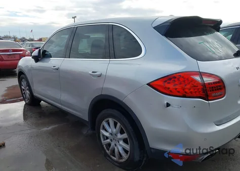 2011 Porsche Cayenne z USA, uszkodzony, nr VIN WP1AA2A25BLA02582